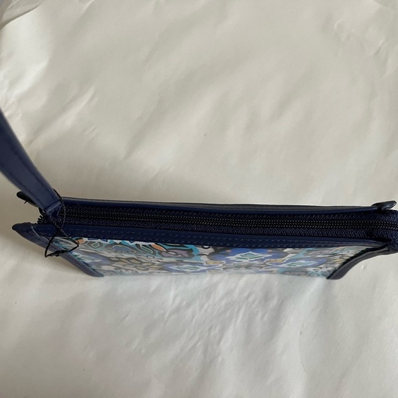 Vera Bradley Lisbon Medallion Cool Clear Beach Wristlet NWOT - Picture 5 of 8